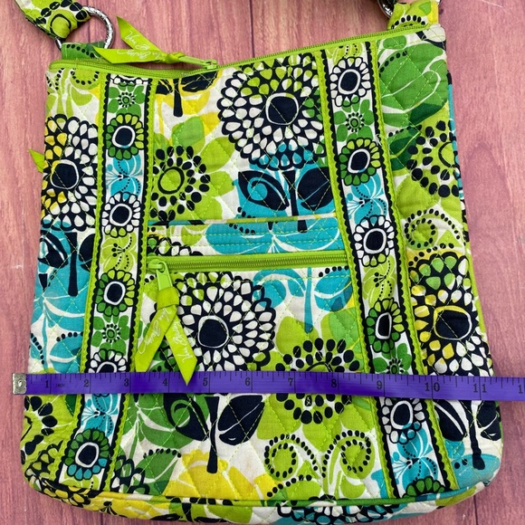 Vera Bradley grey with multicolor floral crossbody - Picture 4 of 6